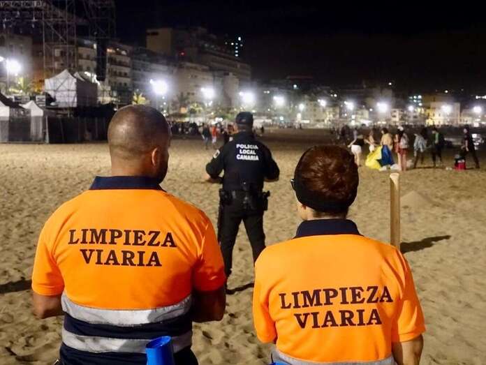 Imagen del dispositivo de limpieza y seguridad que se desplegó en Las Canteras